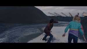 AU LOIN LES DINOSAURES